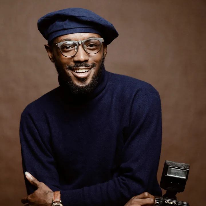 Portrait illustrating a label owner